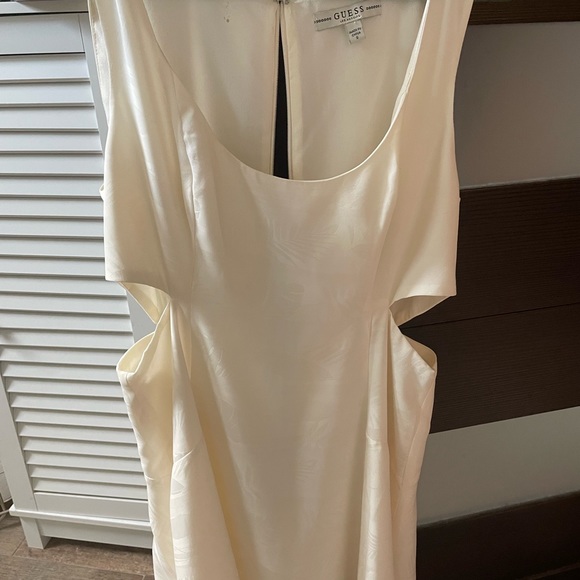 Gorgeous cutout flowy genuine GUESS midi sundress - Picture 1 of 5